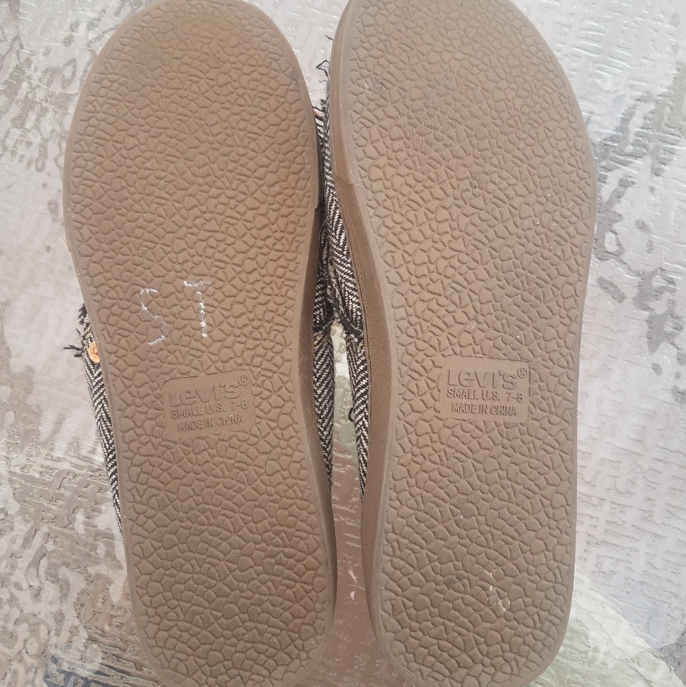 Levis Loafers - Picture 6 of 7